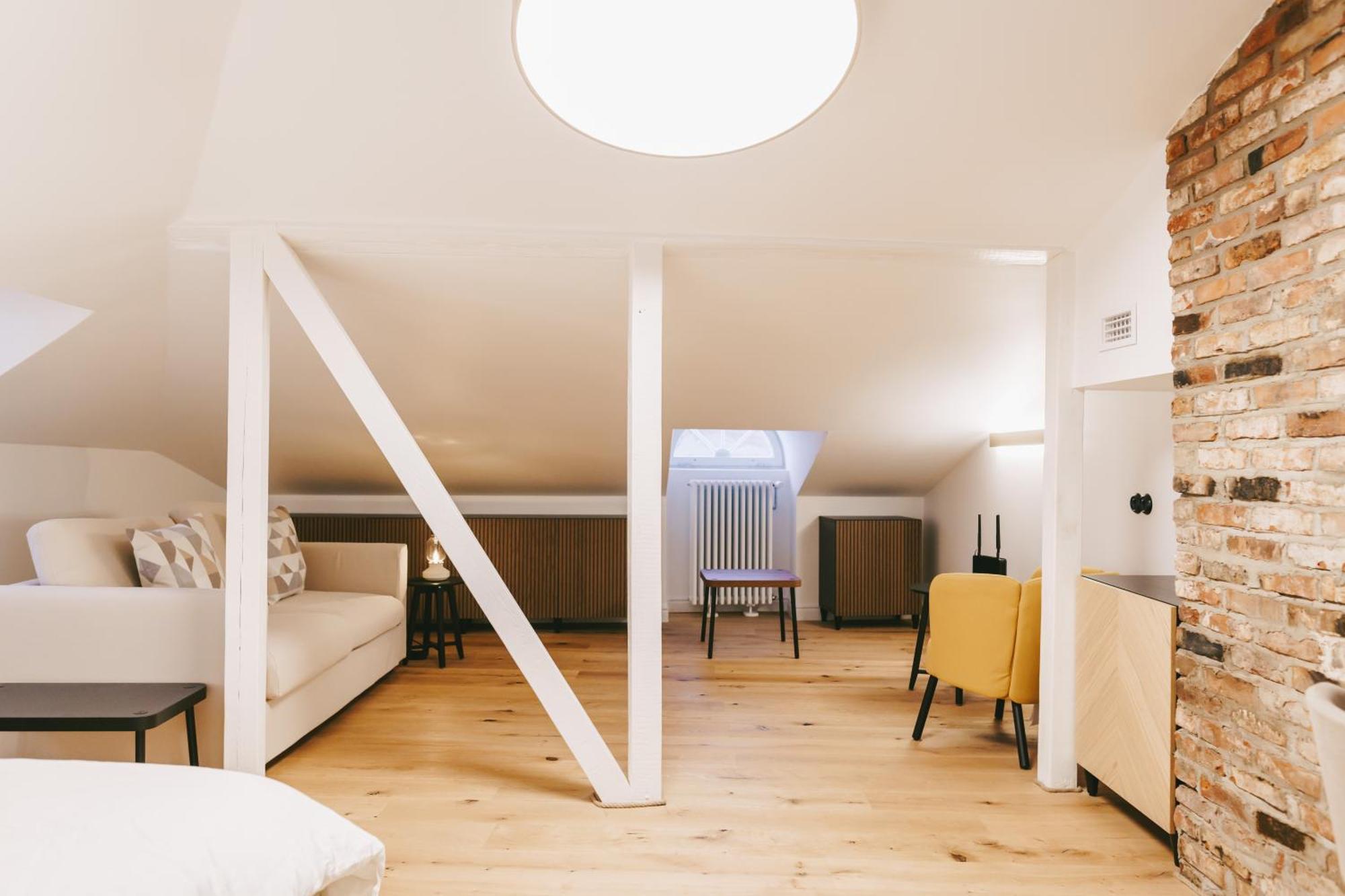 Kullassepa Boutique - Square View *